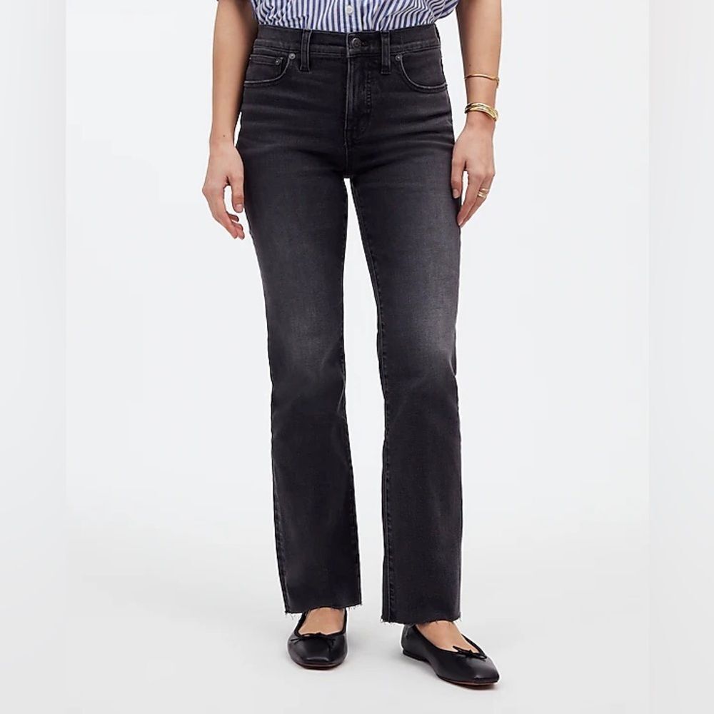 Madewell NWT Petite Kick Out Crop Jeans Size 30P in Armand Wash | Raw Hems